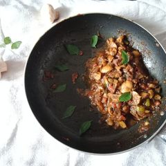 A picture of Mushroom Masala.