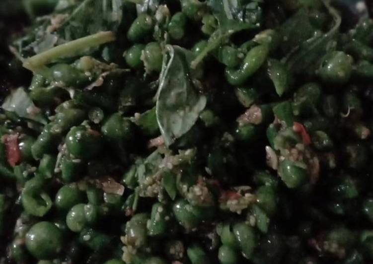 Karedok kacang panjang dan leunca