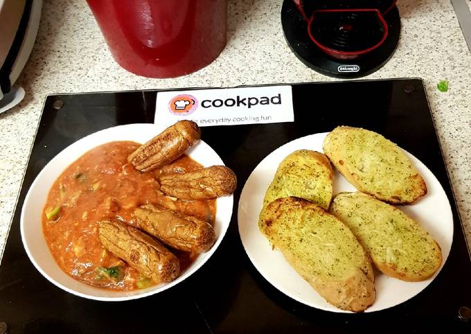 Easiest Way to Prepare Gordon Ramsay My Sausage &amp; Cheesey Quick Sauce with Garli cheese bread. 😁