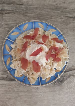 2044. Farfalle tészta sós sajttal 😋 recept fotója