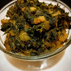 A picture of Palak Aloo.