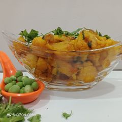 A picture of Aloo gobhi sabji.