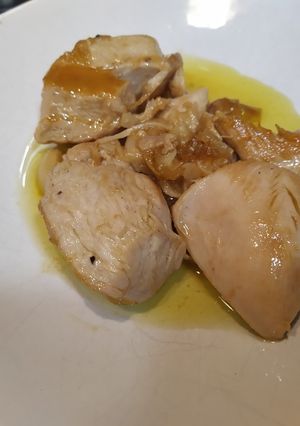 Una foto de Pollo al ajillo
