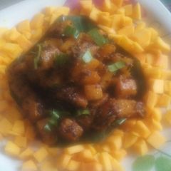 A picture of Kumror chakka-It is dish made by Bengali people with pumpkin.