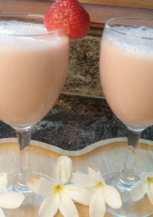 صورة لوصفة عصير الفراولة والحليب🍓