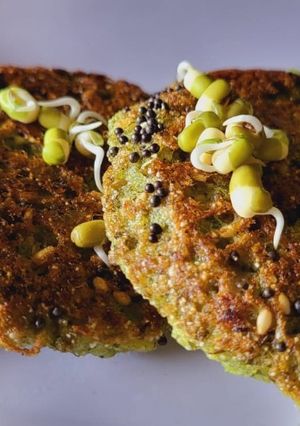 A picture of Moong sprouts mini uttapam.