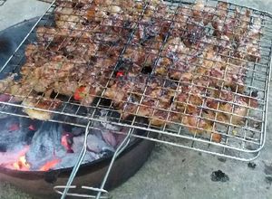 Hình của món Thịt heo nướng riềng mẻ.