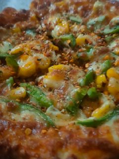 कॉर्न पिज़्ज़ा (Corn pizza recipe in hindi) रेसिपी मुख्य फोटो