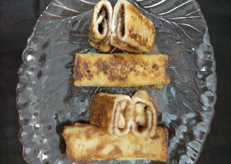 French toast filled with chocolate and banana