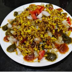 A picture of Sprouted Moth Beans Salad.