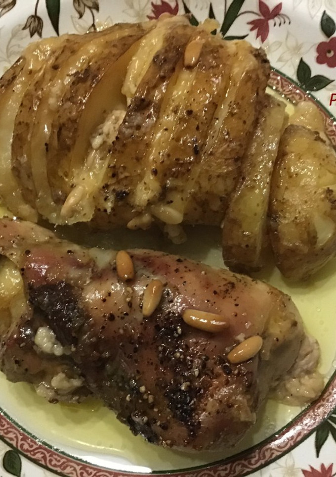 Una foto de Contramuslos y patatas hasselback relllenos de Havarti al brandy
