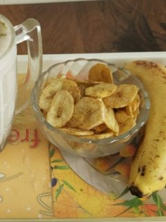 बनाना शेक (banana shake recipe in Hindi) रेसिपी मुख्य फोटो