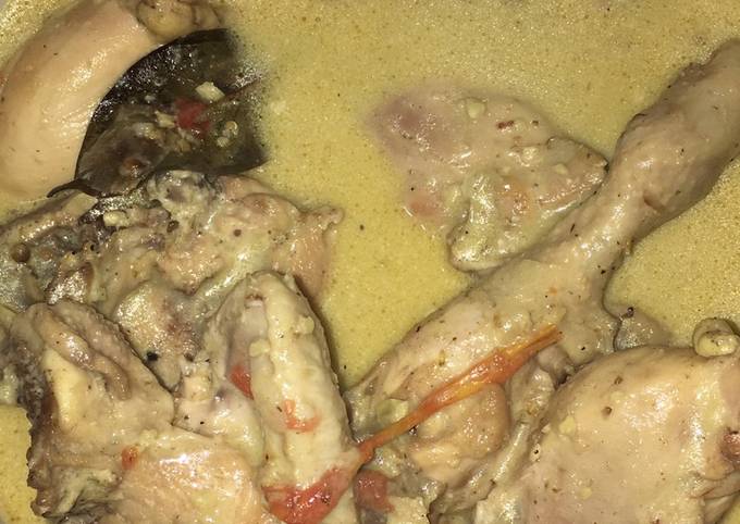 Opor ayam

Suka inget bulan puasa kl setiap bikin opor ayam ini ☺️☺️