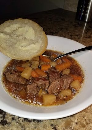 A picture of Crock Pot Hearty Stew.