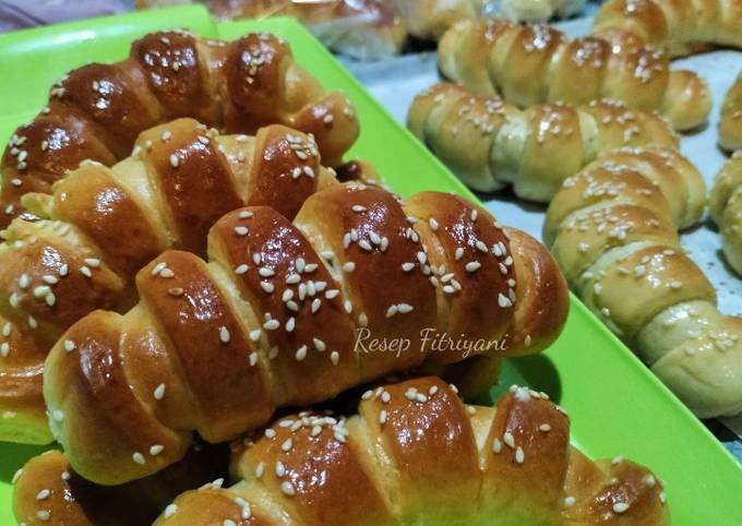 Ternyata ini loh! Bagaimana cara membuat Roti Croissant isi Cokelat 🍞 🥐🍫 #Dapur Fitri yang nagih banget