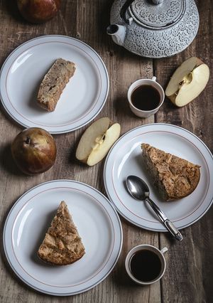 Une photo de Cake pomme noisette