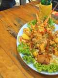 กุ้งมังกรทอดราดซอสเปรี้ยวหวาน