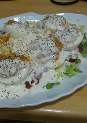 Foto principal de Huevos rellenos en ensalada