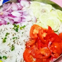 A picture of Fresh Salad.