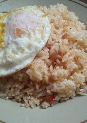 Foto resep Nasi goreng sosis spesial