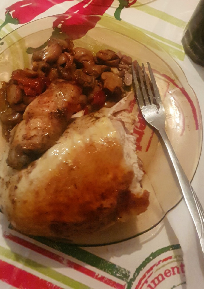 Una foto de Pollo al horno con rustidor