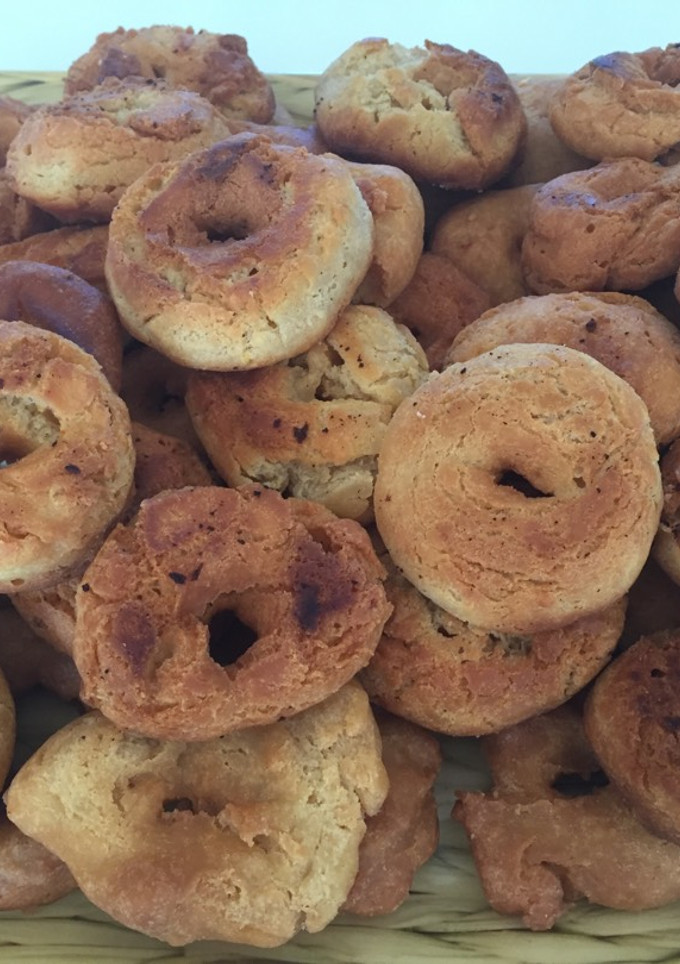 Una foto de Roscos de naranja fritos