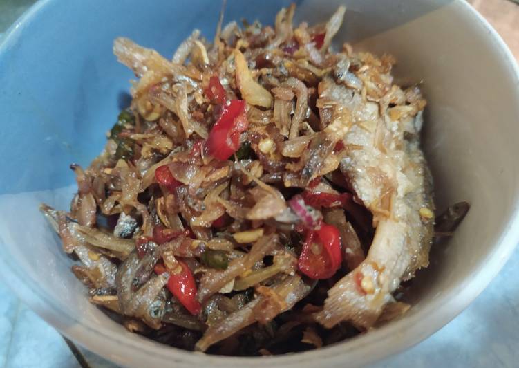 Ikan Asin Cabe Bawang (Gereh Lombok Brambang)