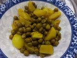 بطاطا مع البازلاء والتوابل