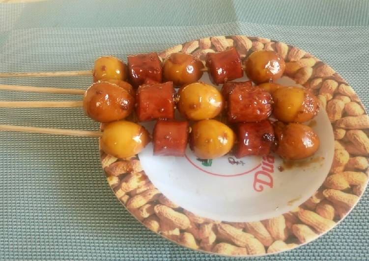 Simple Way to Make Love Sate Sosis Telur Puyuh
