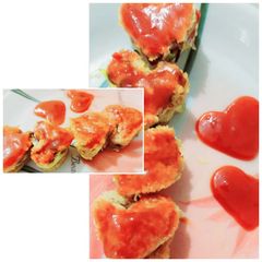 A picture of Heart shape bread sandwich.