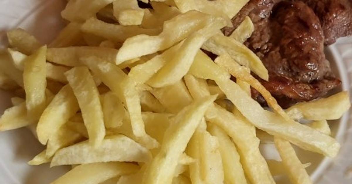 Bistec con Papas fritas Receta de Natalie González Cookpad
