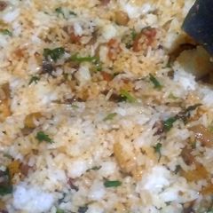 A picture of Onion tomato fried rice.