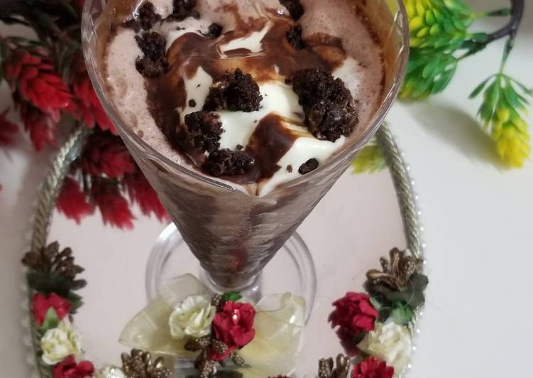 How to Prepare Quick Chocolate brownie mud shake