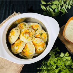 A picture of Bangalore Style Rava Idli.