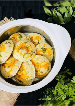 A picture of Bangalore Style Rava Idli.