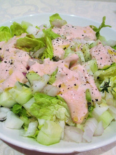 Una foto de Cogollo de Tudela con atún en conserva y salsa de yogur griego al tomillo