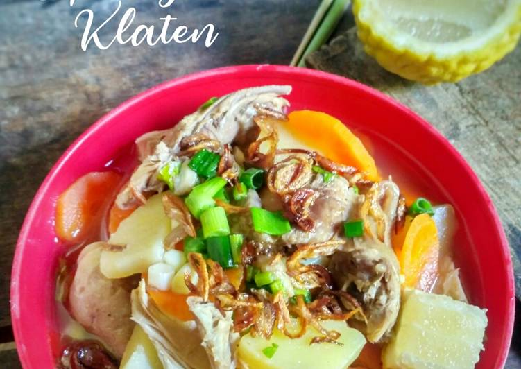Bagaimana Menyiapkan Sop Ayam Pak Min Klaten, Enak Banget
