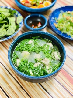 Hình của món Canh Bầu Nấu Giò Sống.