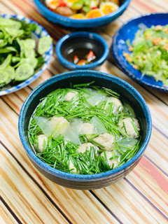 Hình của món Canh Bầu Nấu Giò Sống.
