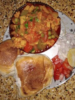 પાવ ભાજી (Pav Bhaji Recipe In Gujarati) રેસીપી મુખ્ય ફોટો