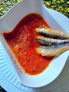 Una foto de Salsa de tomates para acompañar boquerones fritos