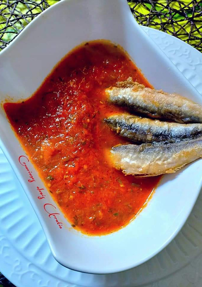 Una foto de Salsa de tomates para acompañar boquerones fritos