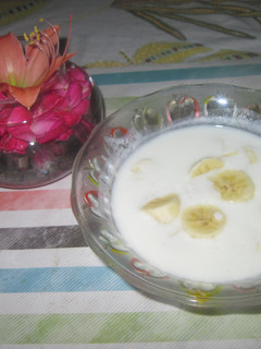 केले का रायता (Kele ka raita recipe in Hindi) रेसिपी मुख्य फोटो