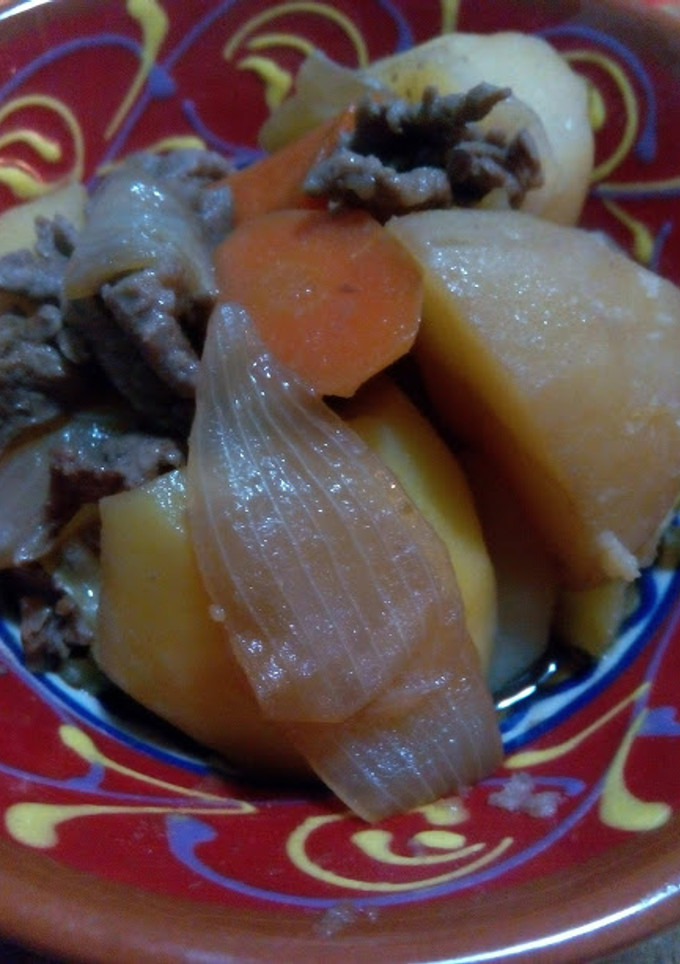 Una foto de Nikujyaga (Patatas guisada con ternera)