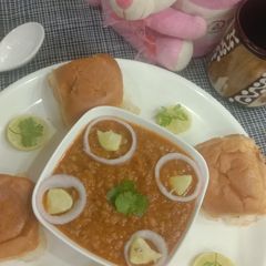 A picture of Pav bhaji.