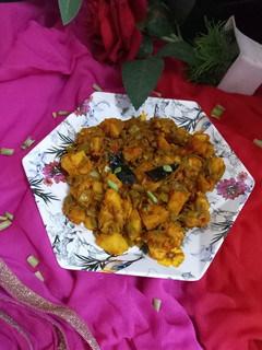 रमास और आलू की सूखी सब्जी (Ramaas Aur Aloo Ki Sukhi Sabji) रेसिपी मुख्य फोटो