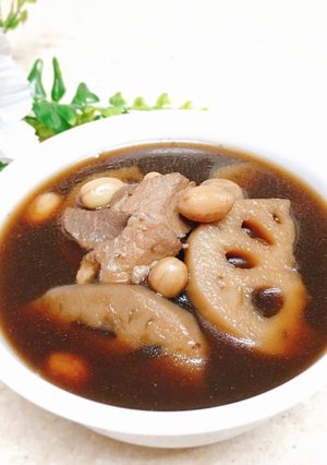 Hình của món Củ sen hầm đậu phộng.