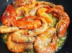 Hình của món Tôm sốt bơ tỏi.