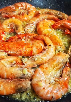 A picture of Shrimp with Garlic Butter Sauce.