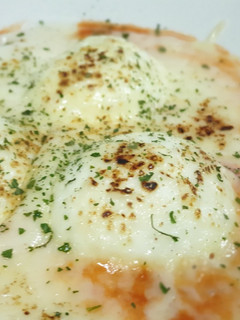 Una foto de Huevos rellenos con bechamel y carne picada🥚🥚
